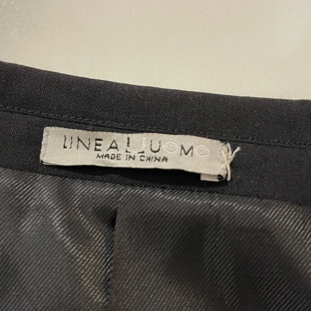 100% Wool Men’s Suit - Complete with Blazer and Pants